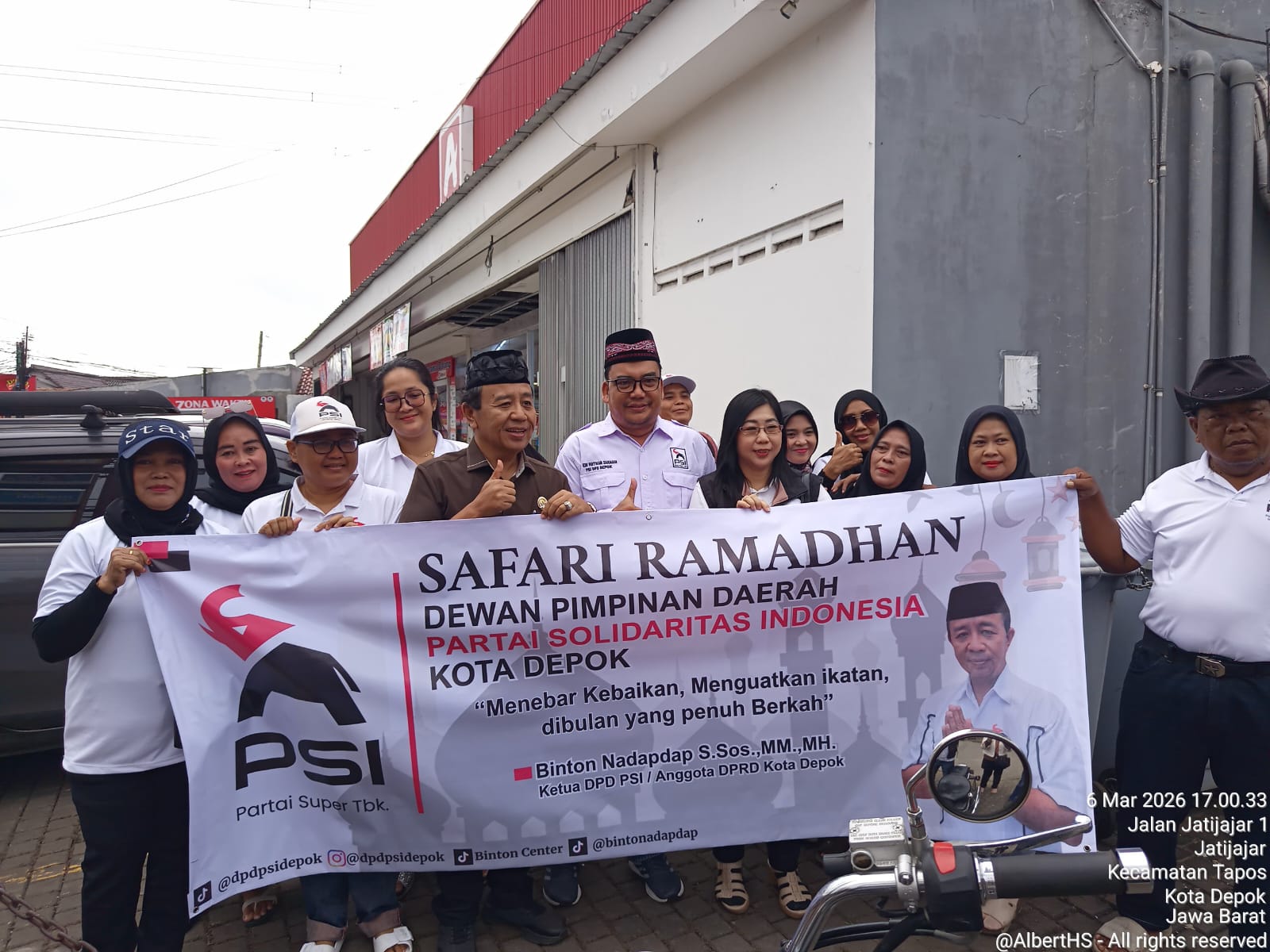 Ketua DPD PSI Binton Nadapdap, S.Sos., M.M., M.H., Berbagi Takjil dan Buka Bersama Warga di Tapos Kota Depok