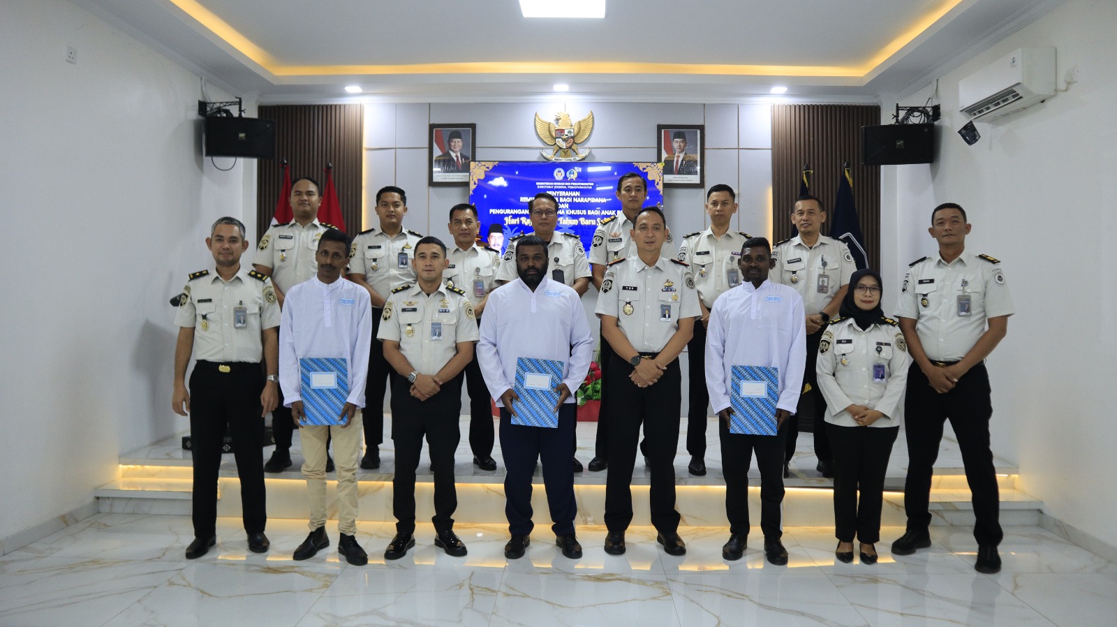 Lapas Batam Serahkan Remisi Khusus Nyepi 1948 Saka kepada Warga Binaan.